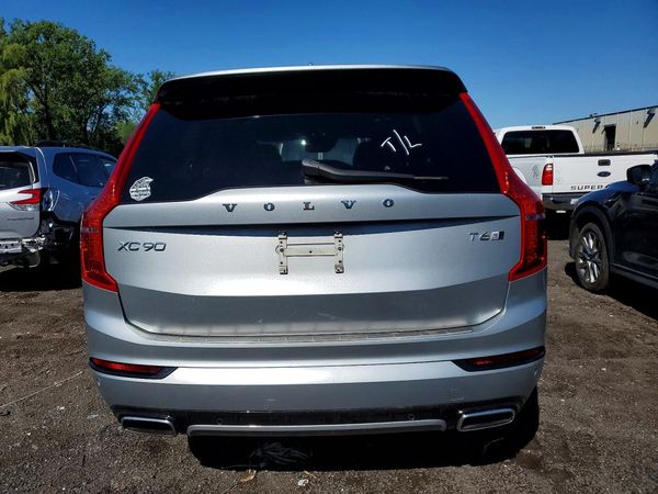 2018 VOLVO XC90