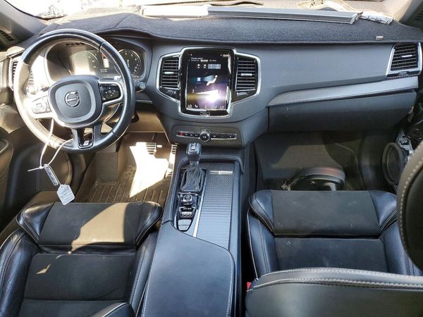 2018 VOLVO XC90