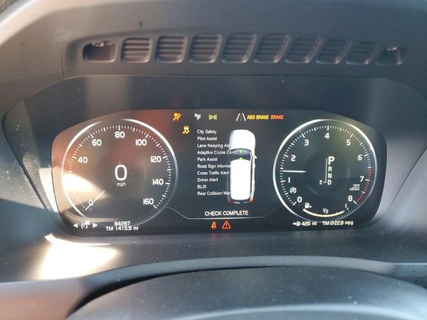 2018 VOLVO XC90