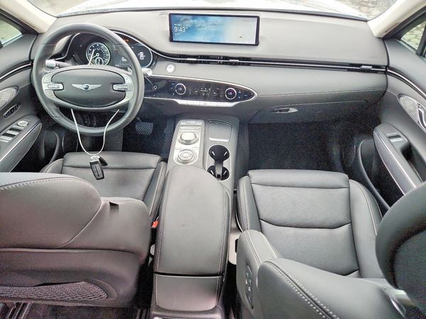 2024 GENESIS GV70