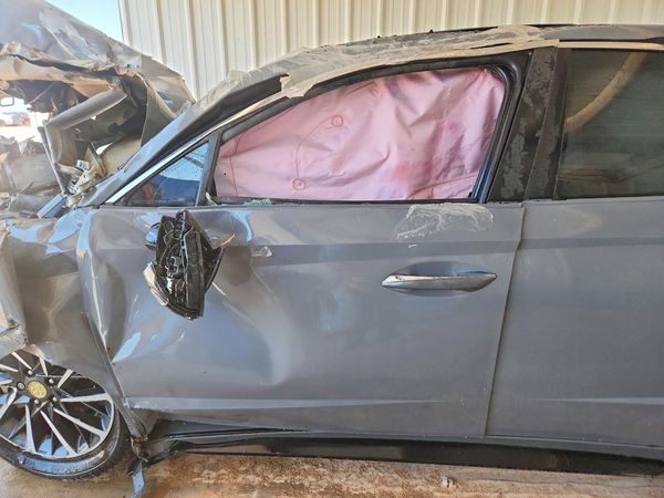 2022 HYUNDAI SONATA Limited — DENT