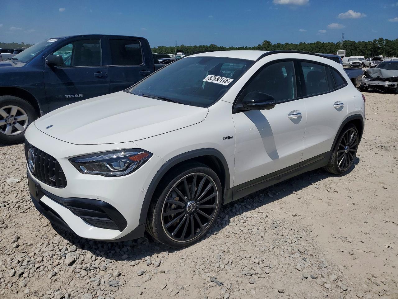 2023 MERCEDES-BENZ GLA AMG GLA35 — Front 3/4