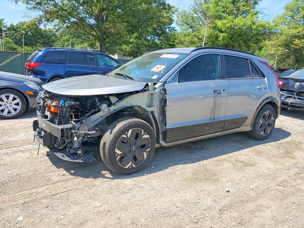 2023 KIA NIRO