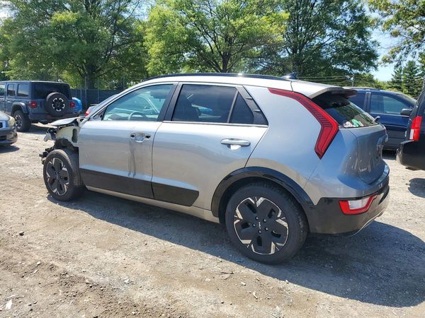 2023 KIA NIRO