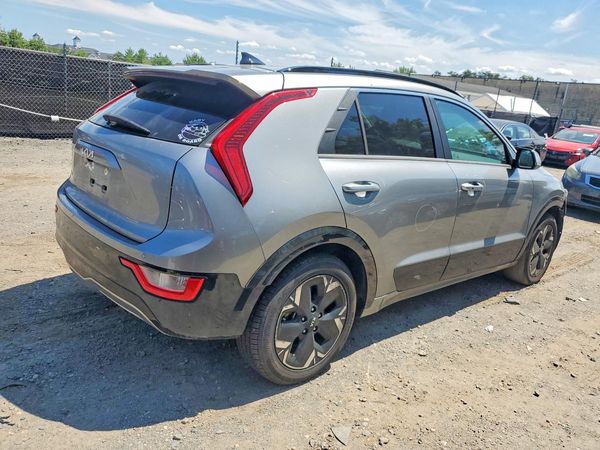 2023 KIA NIRO