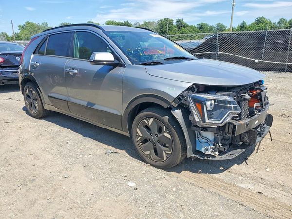 2023 KIA NIRO