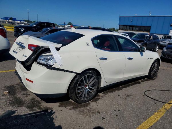 2015 MASERATI GHIBLI