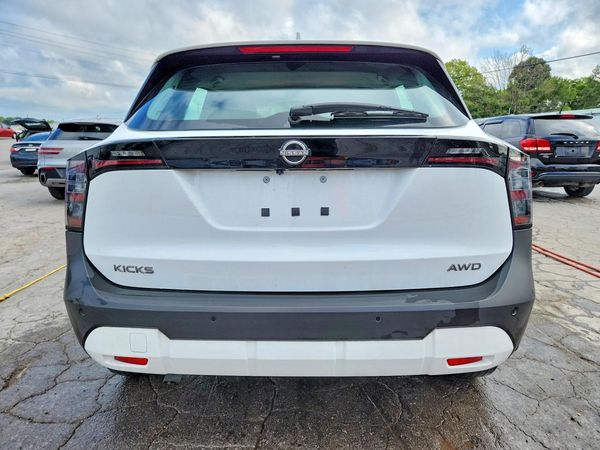 2025 NISSAN KICKS S