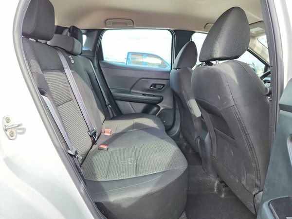 2025 NISSAN KICKS S
