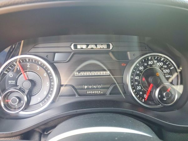 2019 RAM 1500 LARAMIE CREW CAB 4X4