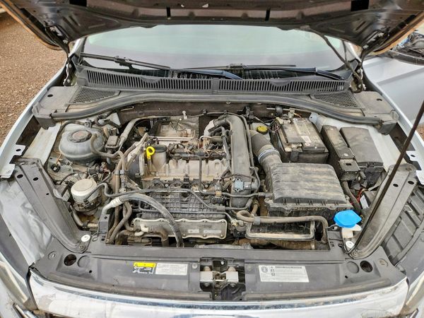 2019 VOLKSWAGEN JETTA S, SE, R-Line — Engine bay