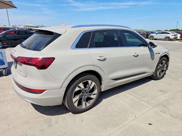 2022 AUDI E-TRON