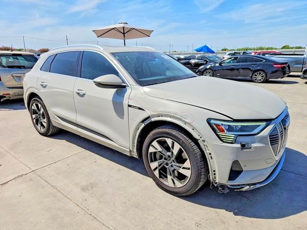 2022 AUDI E-TRON
