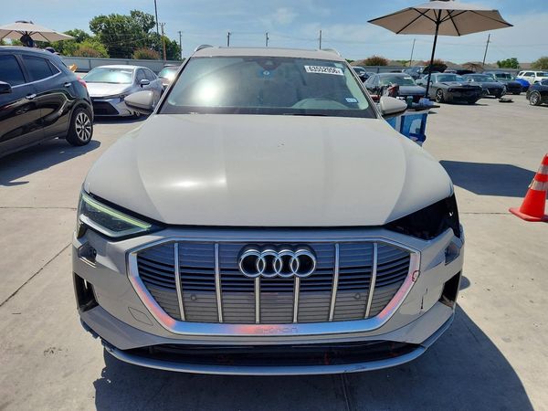 2022 AUDI E-TRON