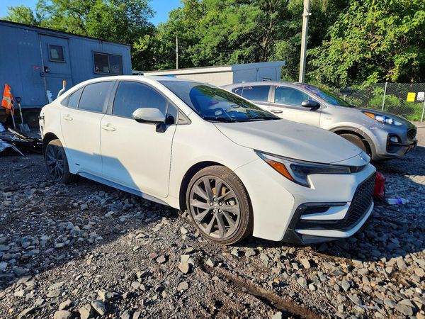 2024 TOYOTA COROLLA — Passenger 3/4
