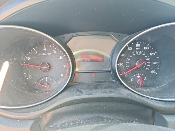 2015 KIA SEDONA GL - Middle-low