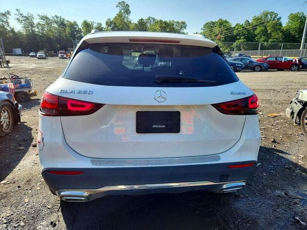 2021 MERCEDES-BENZ GLA GLA250-4M