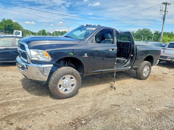 2018 RAM 2500 ST CREW CAB 4X4