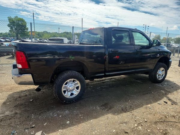 2018 RAM 2500 ST CREW CAB 4X4