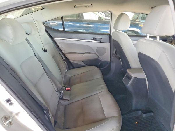 2017 HYUNDAI ELANTRA SE Base