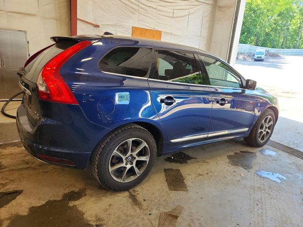 2015 VOLVO XC60