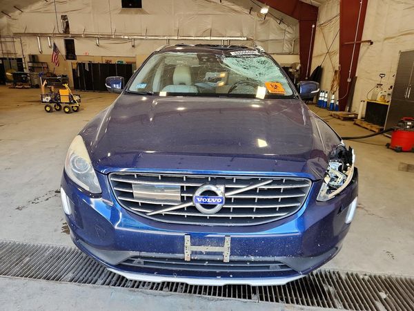 2015 VOLVO XC60