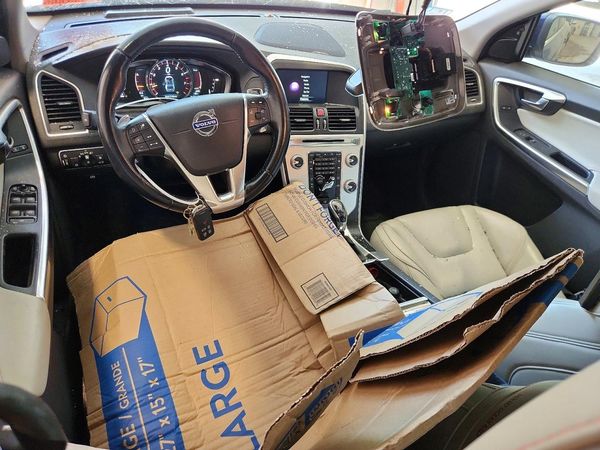2015 VOLVO XC60