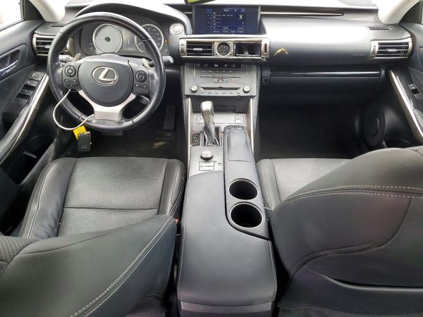2016 LEXUS IS 200t
