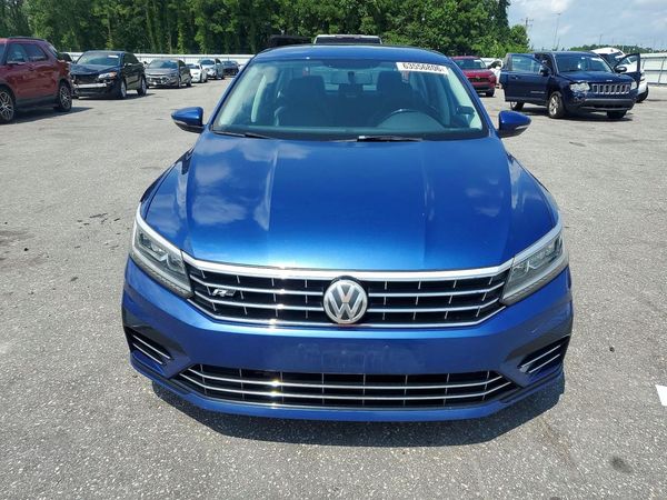 2017 VOLKSWAGEN PASSAT R-Line