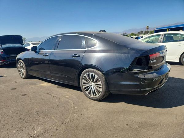2020 VOLVO S90 Momentum