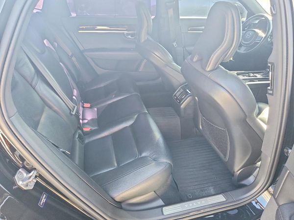 2020 VOLVO S90 Momentum