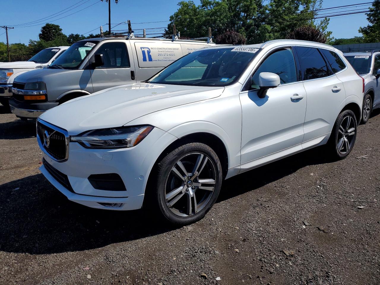 2018 VOLVO XC60 Momentum