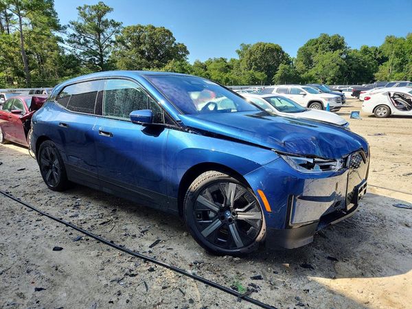 2022 BMW IX xDrive50i