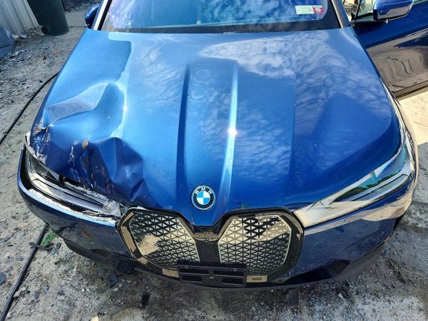 2022 BMW IX xDrive50i