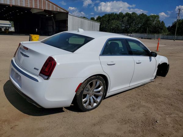 2019 CHRYSLER 300