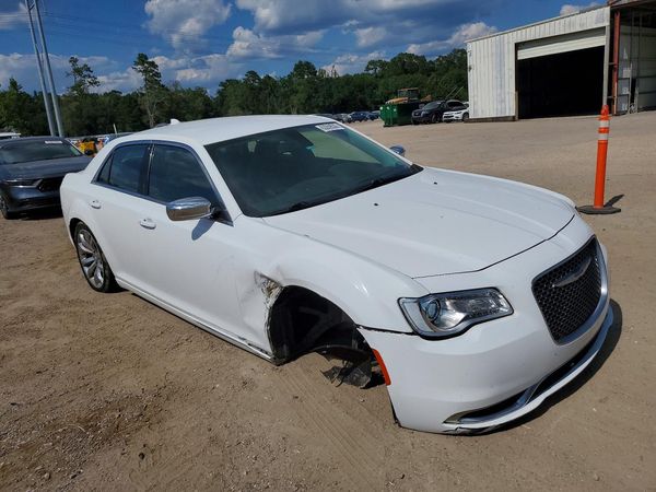 2019 CHRYSLER 300
