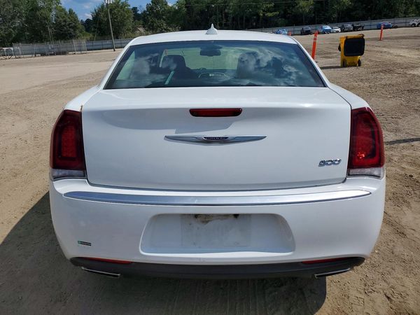 2019 CHRYSLER 300