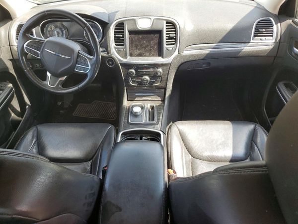 2019 CHRYSLER 300