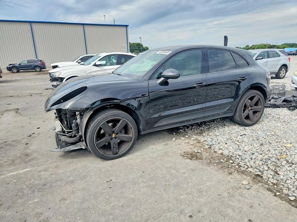 2020 PORSCHE MACAN