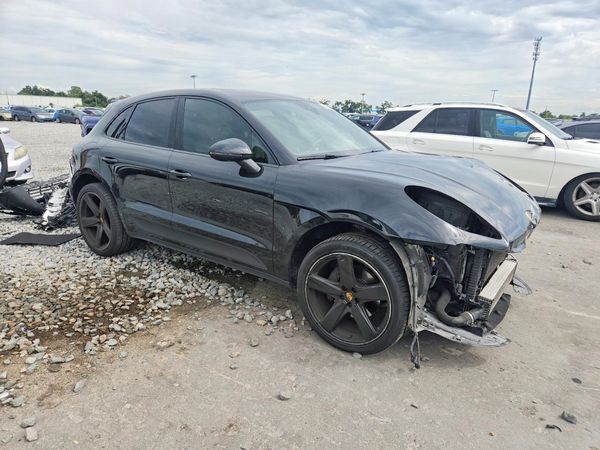 2020 PORSCHE MACAN