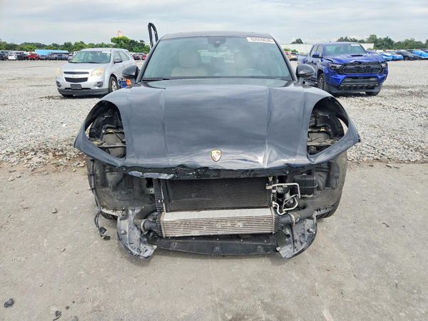 2020 PORSCHE MACAN