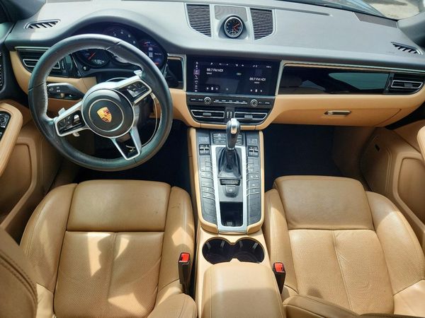 2020 PORSCHE MACAN