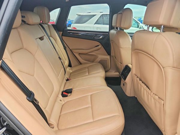 2020 PORSCHE MACAN
