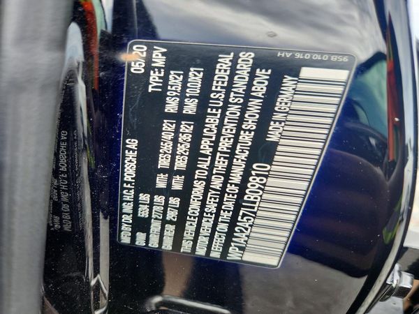 2020 PORSCHE MACAN