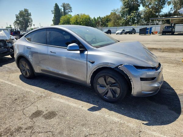 2026 TESLA MODEL Y