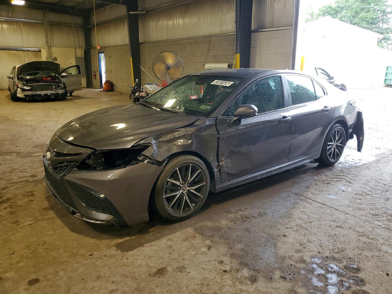 2021 TOYOTA CAMRY SE — Front 3/4