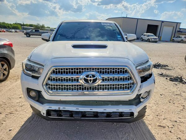 2017 TOYOTA TACOMA