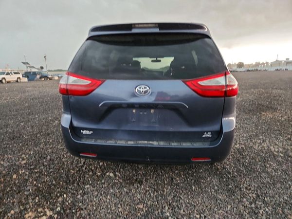 2015 TOYOTA SIENNA