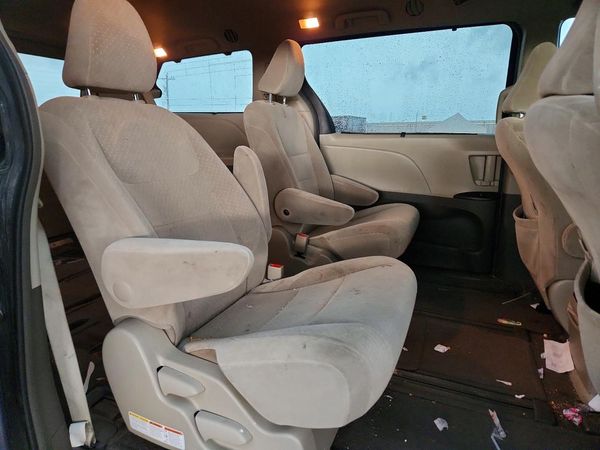 2015 TOYOTA SIENNA