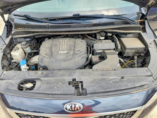 2016 KIA SEDONA LX - Middle-low